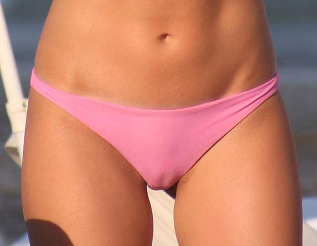 Babes in bikinis with cameltoe.